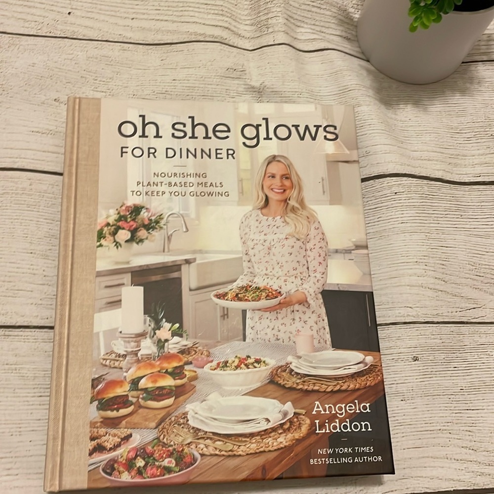 NEW - The Oh She Glows Dinner Cookbook​​​
